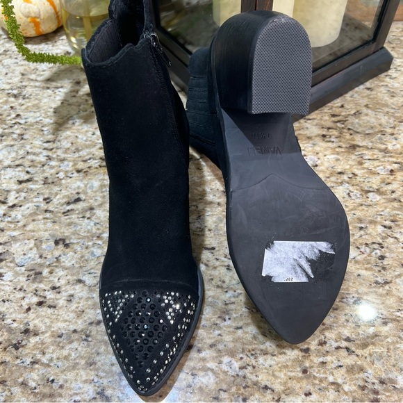 Van Eli Suede and Rhinestone Embellished Black Pointed Toe Booties 7.5N - Picture 11 of 11